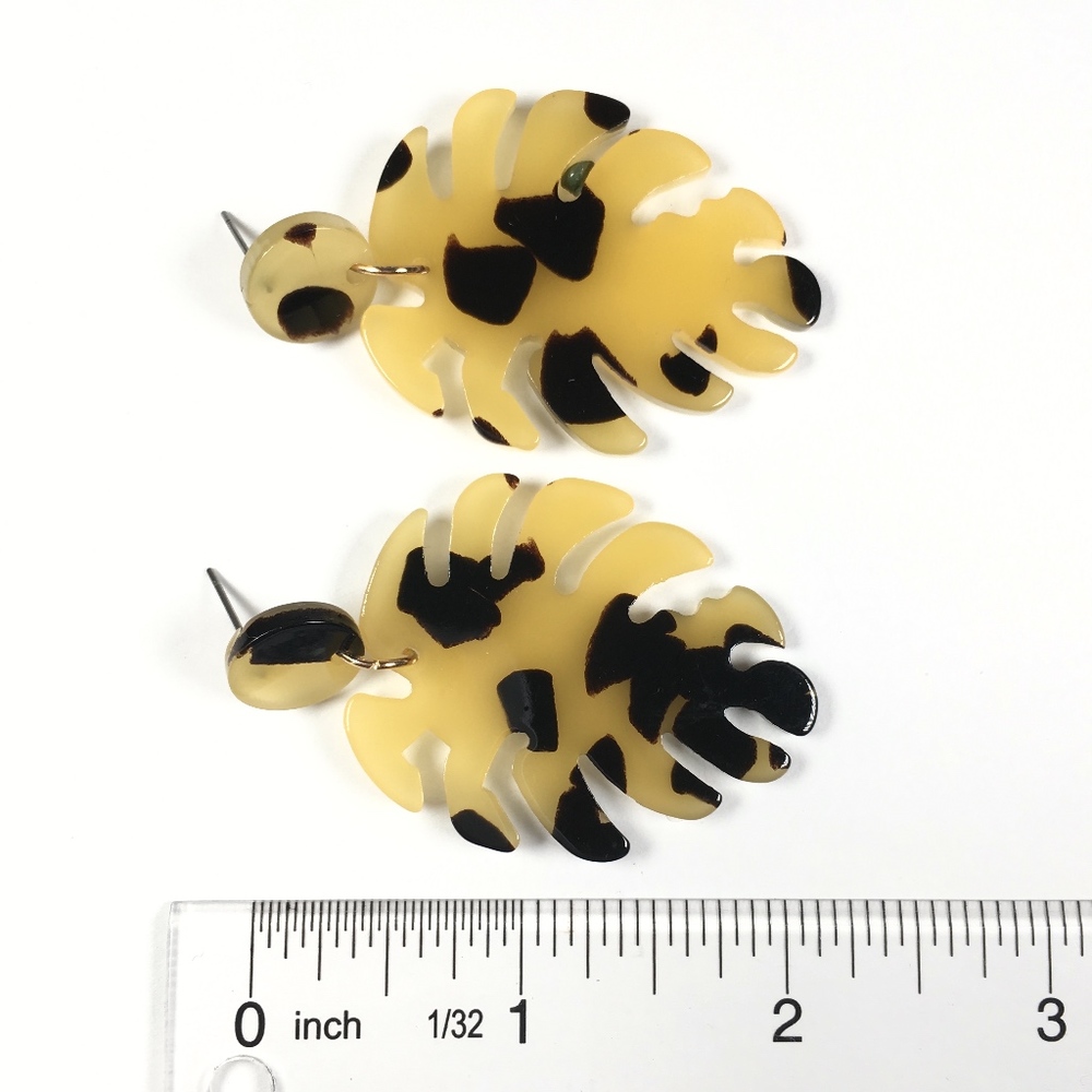 Tortoise Shell Leopard Leaf Dangle Drop Earrings - Picture 2 of 4